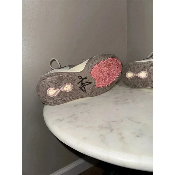 Nike Kyrie Infinity Leopard Camo Girls/boys Size 5Y CZ0204-006 - Picture 7 of 7